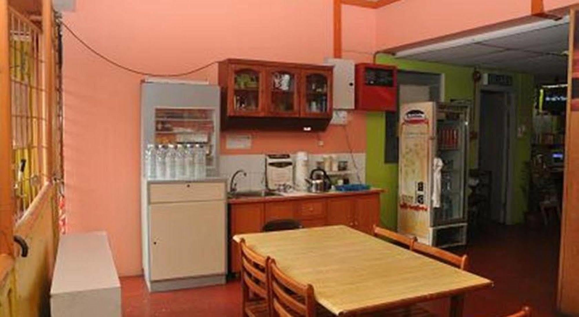 Stay In Lodge Kota Kinabalu Esterno foto